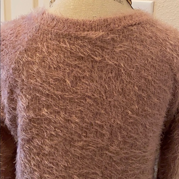 Beautiful Mauve Colored sweater! - Picture 4 of 6